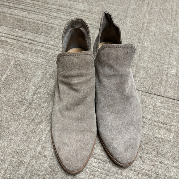 Dolce Vita Ankle boot. Gray. Size 7.5. Worn! - Picture 2 of 3